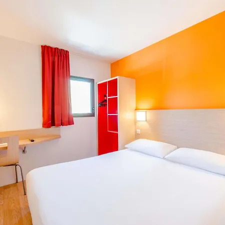 Première Classe Centre - Les Minimes Hotel