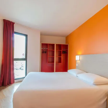 Hotel Première Classe Centre - Les Minimes 2*