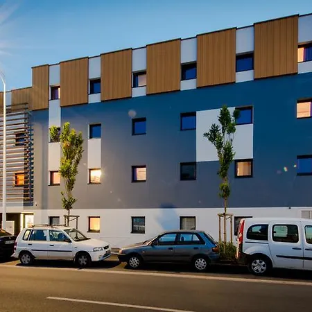 Première Classe Centre - Les Minimes 2*