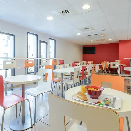 Отель Eco Centre Les Minimes Ла-Рошель